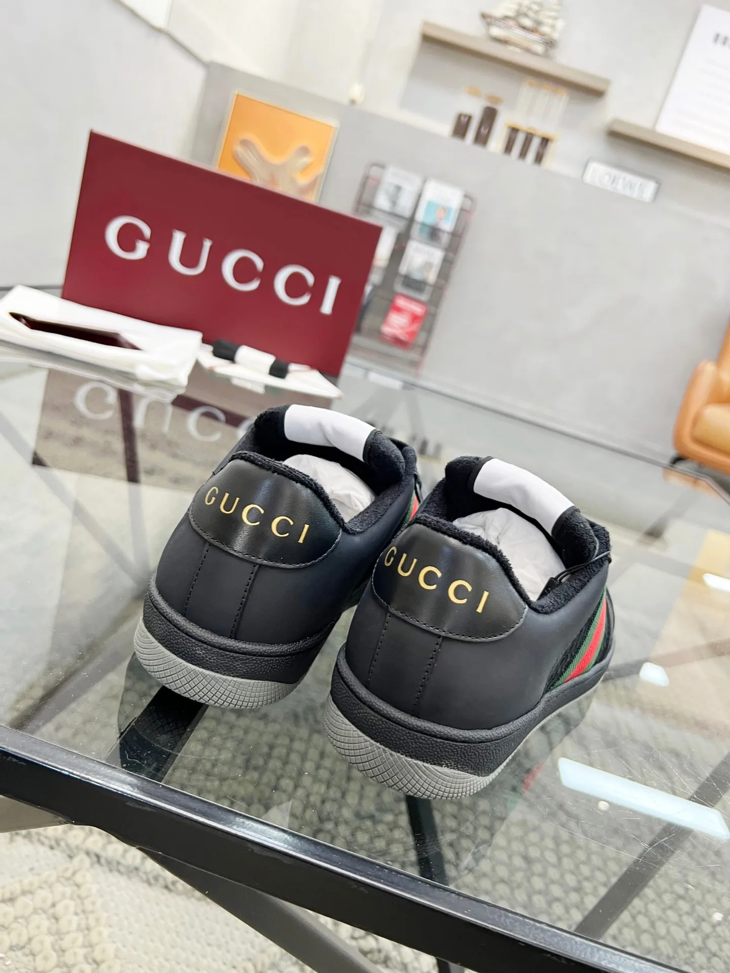 👟👟Ex-factory price 480👟👟 Couple style👫Gucci Gucci ❗️❗️New order shipped Original development Private mold making Correct last shape Hand-polished and distressed effect Correct details Complete accessories Imported leather/original towel lining crafted with craftsmanship Same size for men and women: 35-44